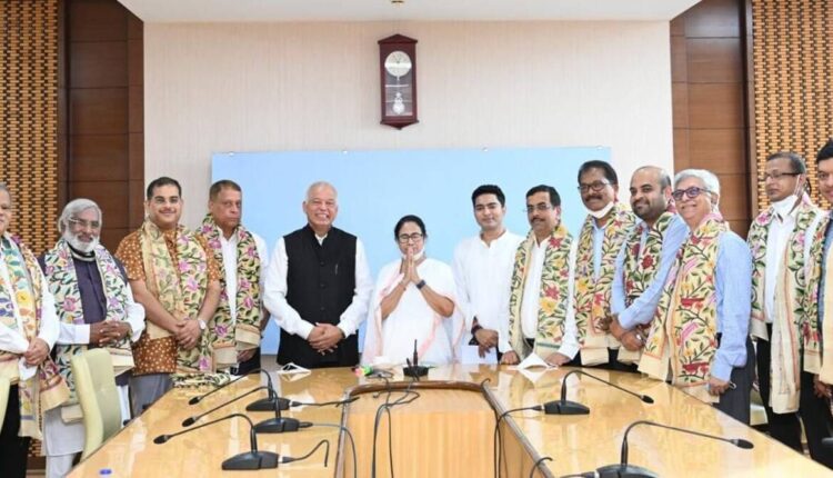 former-goa-cm-and-9-other-veteran-ministers-join-tmc-in-kolkata