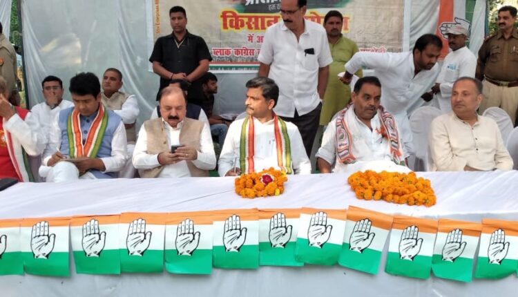 many-more-resolutions-included-in-priyanka-gandhi-vadras-pledge