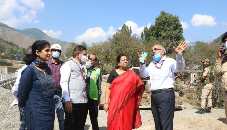Minister of State for Railways, during his visit to Kashmir Valley, reviewed the ongoing work in the National Project of Railways in Jammu and Kashmir