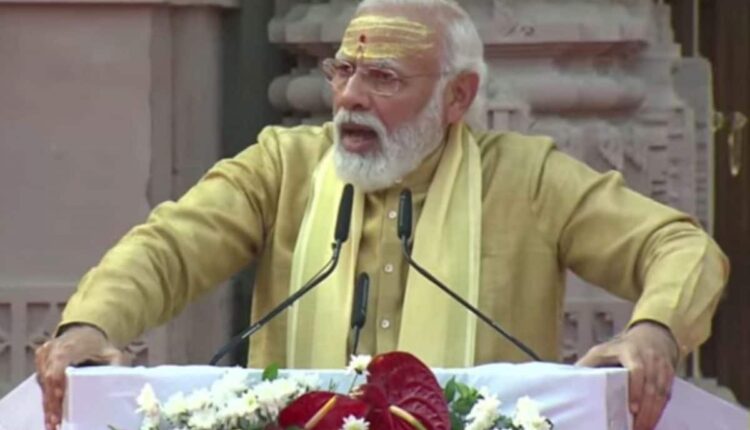 PM Modi gets rousing welcome from locals in Varanasi