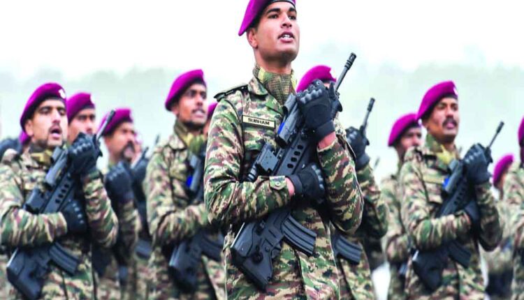 army-displays-new-combat-uniform-for-first-time