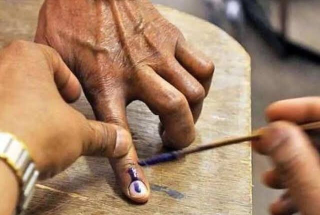 21-18-voter-turnout-till-11-am-in-third-phase