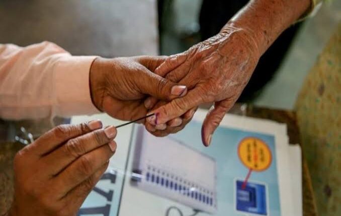 fourth-phase-of-polling-continues-in-9-districts-including-lucknow