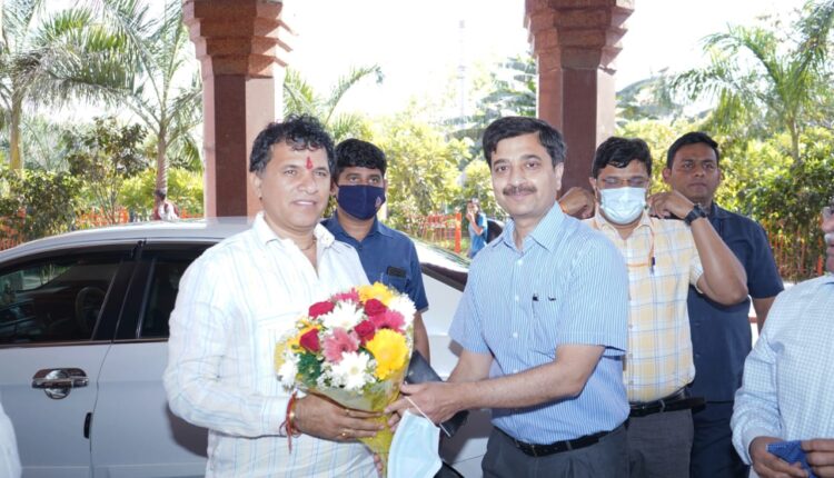 Hon'ble Minister of State for Agriculture & Farmers Welfare Shri Kailash Choudhary flagged off Train No. 20487/20488 Delhi Junction-Barmer-Delhi Junction (Bi-Weekly)