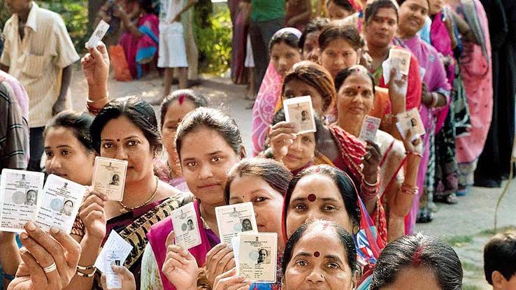 enthusiasm-of-the-people-was-also-shown-in-re-polling-in-handia-area-of-prayagraj