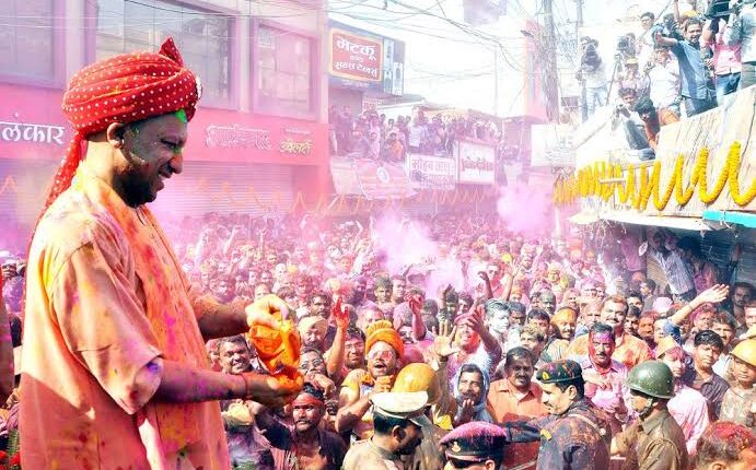 in-victory-speech-yogi-praises-pm