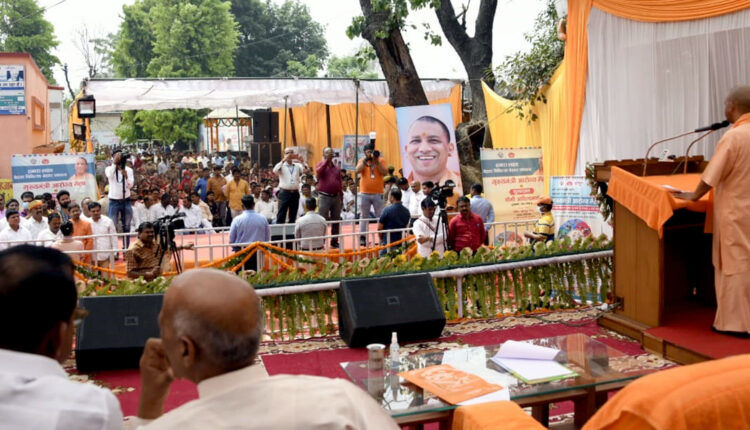 up-cm-inaugurates-health-fair-in-gorakhpur