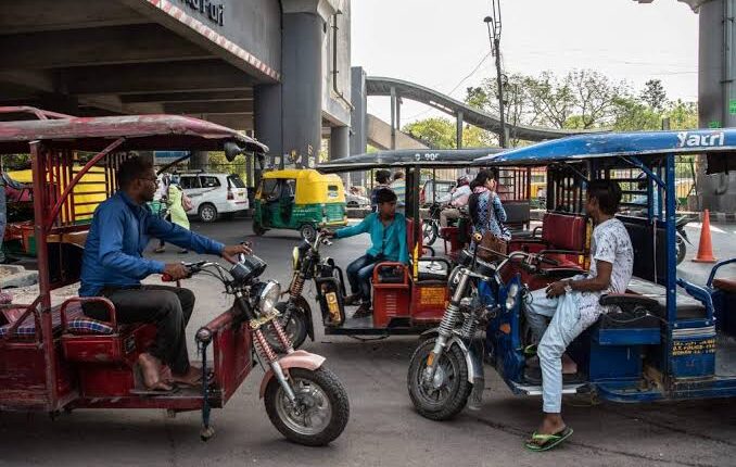 soon-drive-to-regulate-movement-of-e-rickshaws-in-lucknow