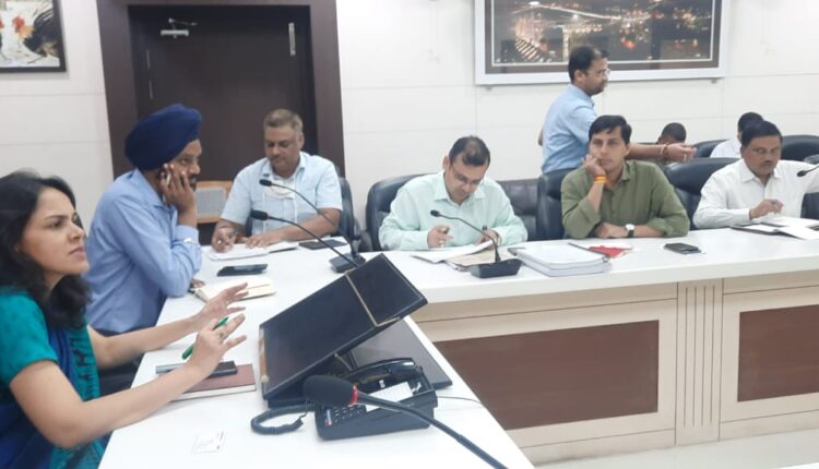 regarding-the-problems-of-the-general-public-in-the-rainy-season-the-divisional-commissioner-gave-necessary-guidelines-to-the-concerned-officers