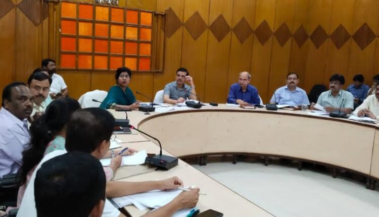 review-meeting-on-the-highest-development-priority-program-of-honble-chief-minister-under-the-chairmanship-of-district-magistrate-in-drda-gandhi-auditorium