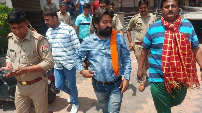 hindu-jagran-manch-president-detained-by-police-for-reciting-hanuman-chalisa