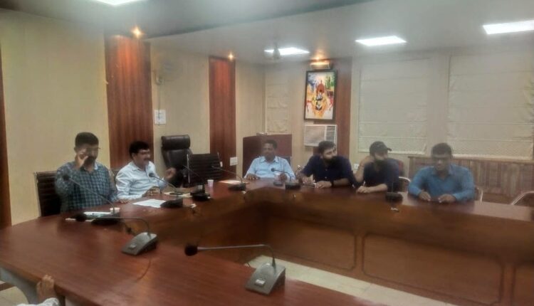 organized-meeting-in-vikas-bhawan-auditorium-by-district-executive