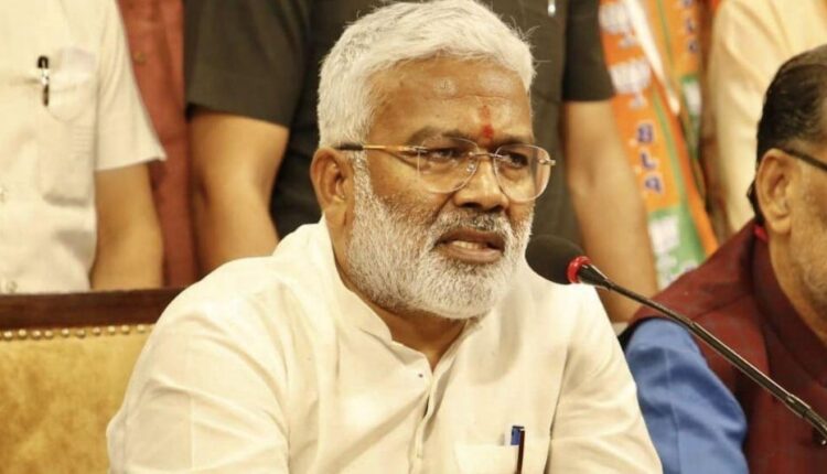 swatantra-dev-singh-resigns-as-leader-of-up-legislative-council