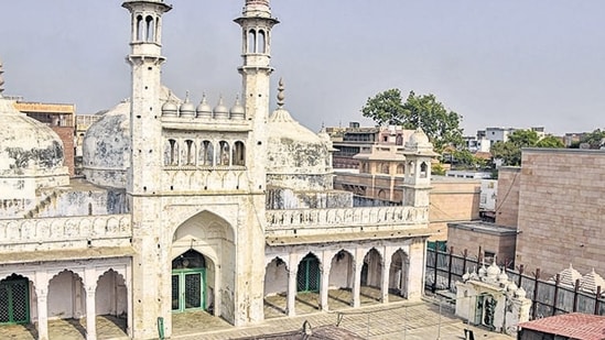 varanasi-court-says-hindu-sides-plea-for-worship-in-gyanvapi-mosque-maintainable