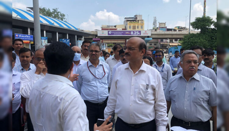 general-manager-inspects-varanasi-janghai-pratapgarh-rail-section