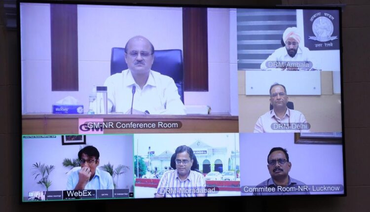 Ashutosh Gangal, General Manager, Northern Railway administered the 'Swachhta Pledge' on the occasion of Swachhta Pakhwada