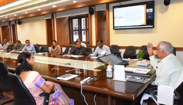 Chief Secretary reviews the works of UPSRTC