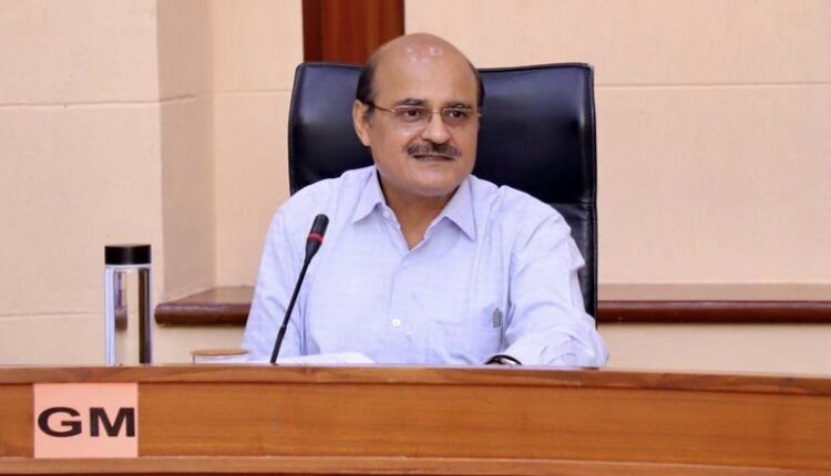 Northern Railway General Manager reviews work progress