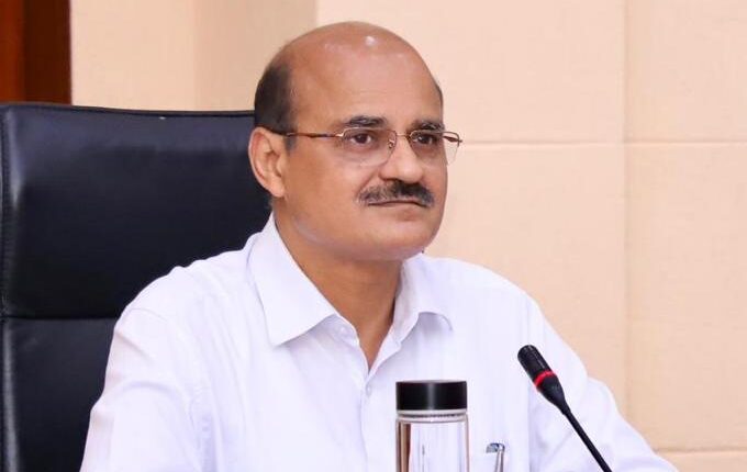 Northern Railway General Manager reviews work progress