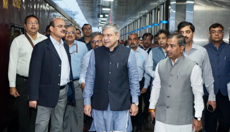 Arrival of Hon'ble Union Minister of Railways, Communications, Electronics and Information Technology Shri Ashwini Vaishnav in Deoband