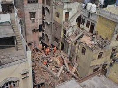 Second death in Lucknow building accident, SP leader's wife also breathed her last