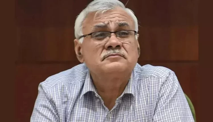 Instructions to all officers/employees of Uttar Pradesh to fill details of their assets online on the Manav Sampada portal by 31st December.