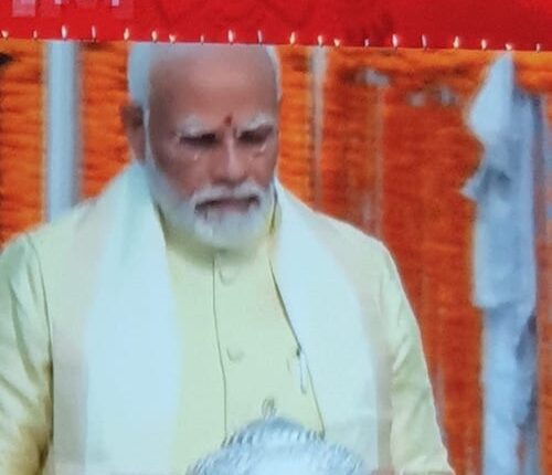 Prime Minister Narendra Modi reached Ayodhya